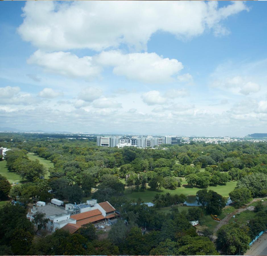 The Ritz-Carlton, Pune Exteriör bild