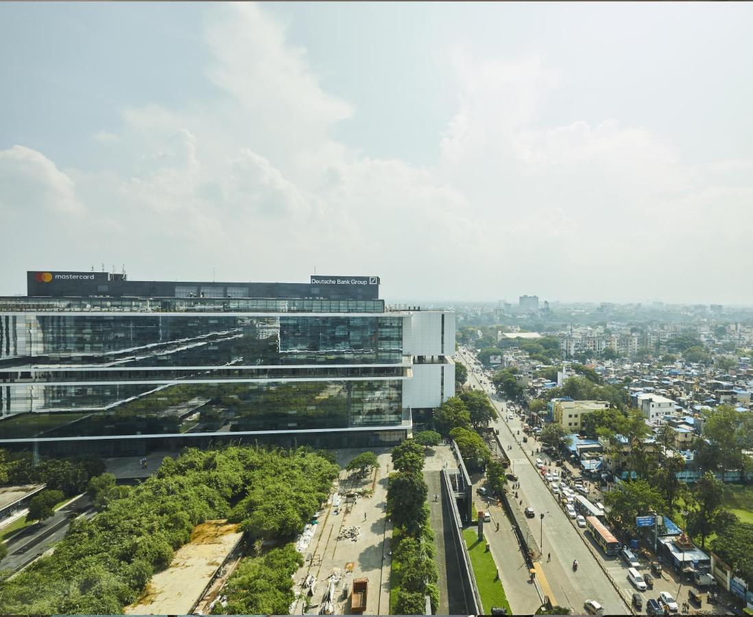 The Ritz-Carlton, Pune Exteriör bild