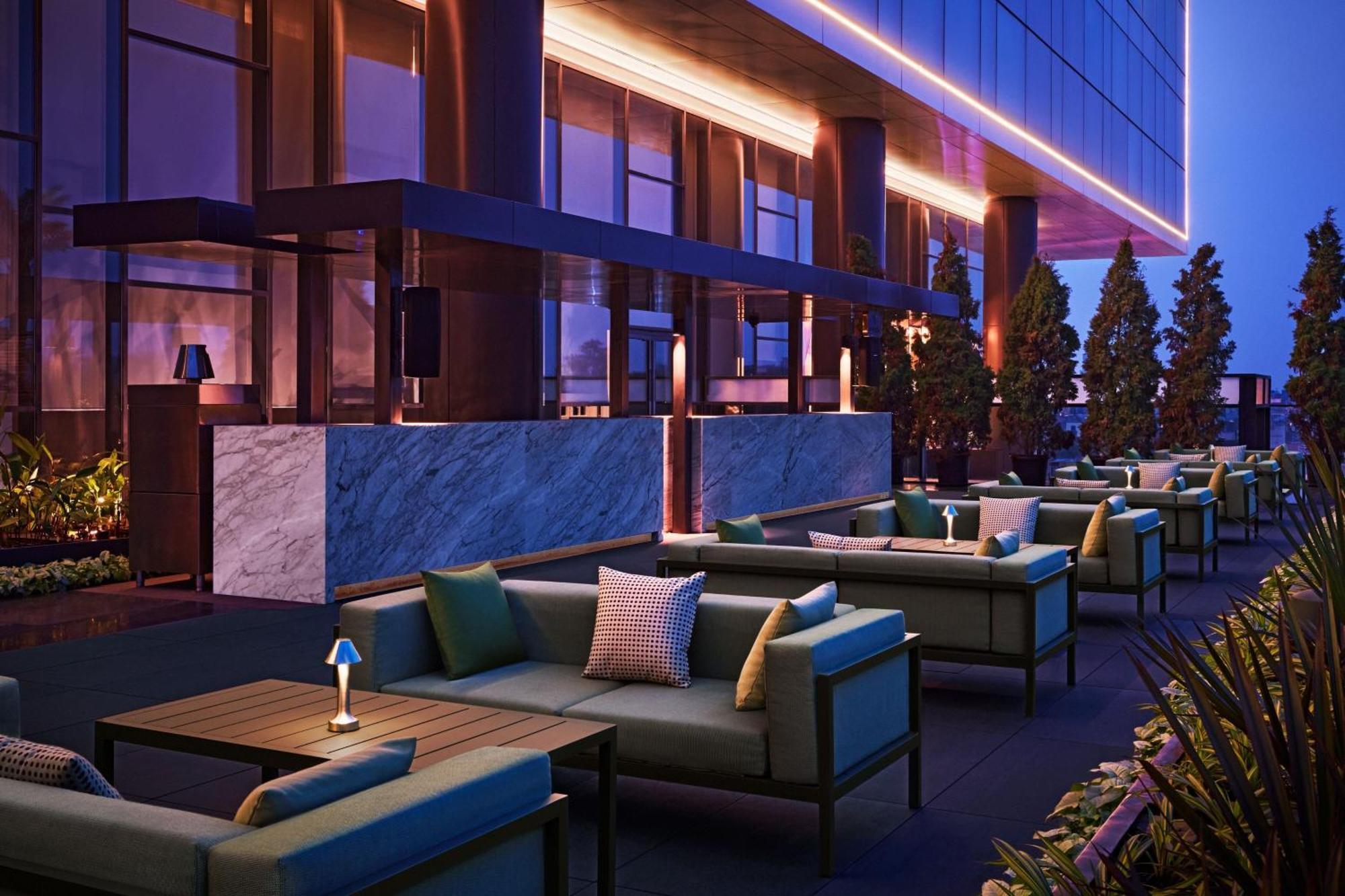 The Ritz-Carlton, Pune Exteriör bild