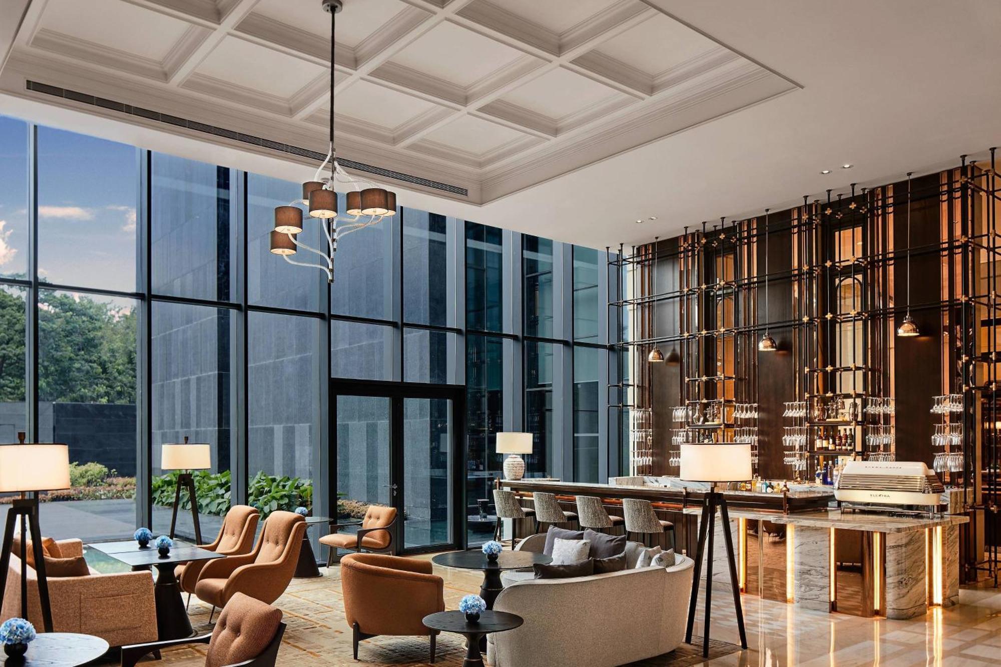 The Ritz-Carlton, Pune Exteriör bild