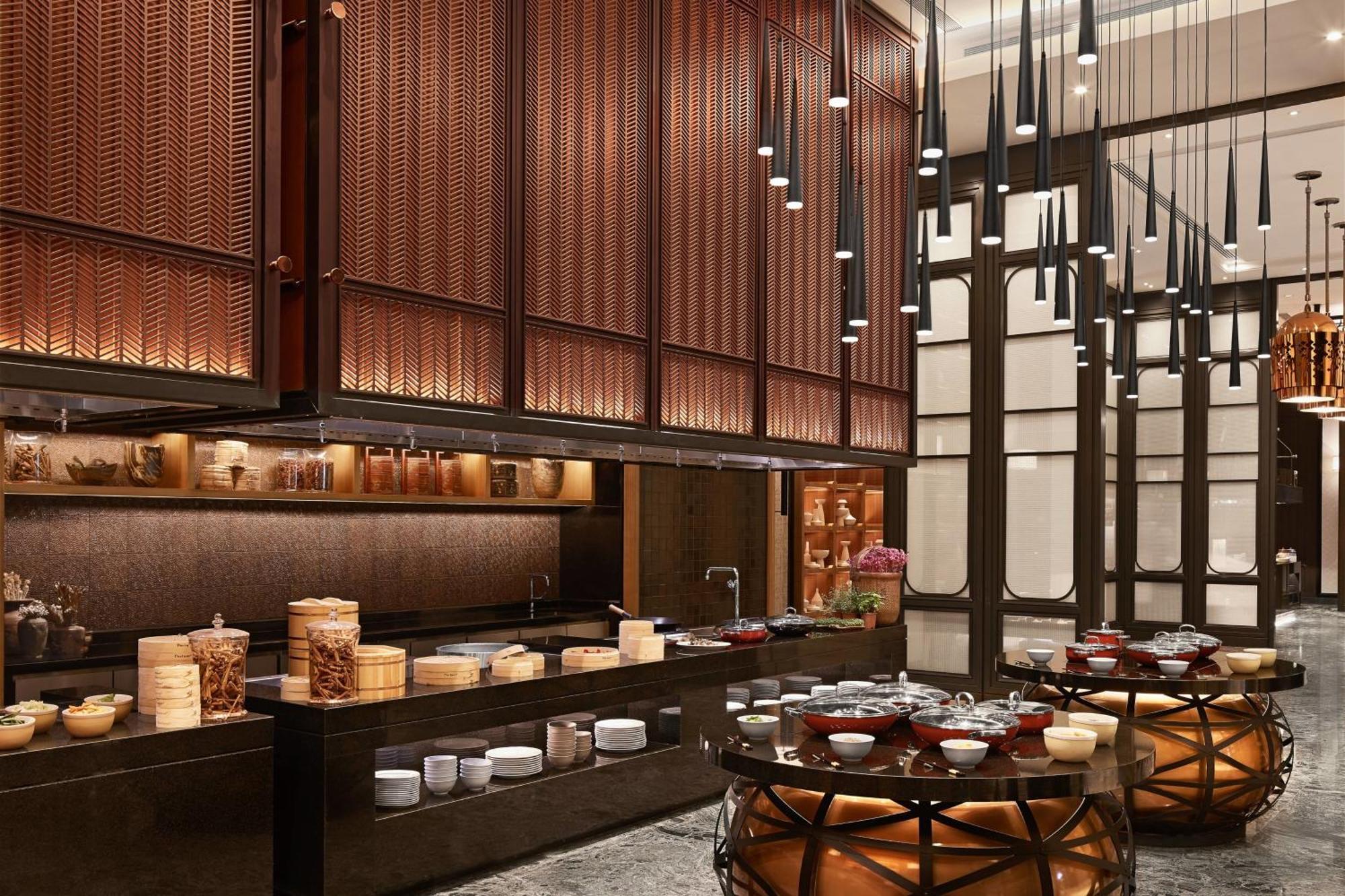 The Ritz-Carlton, Pune Exteriör bild