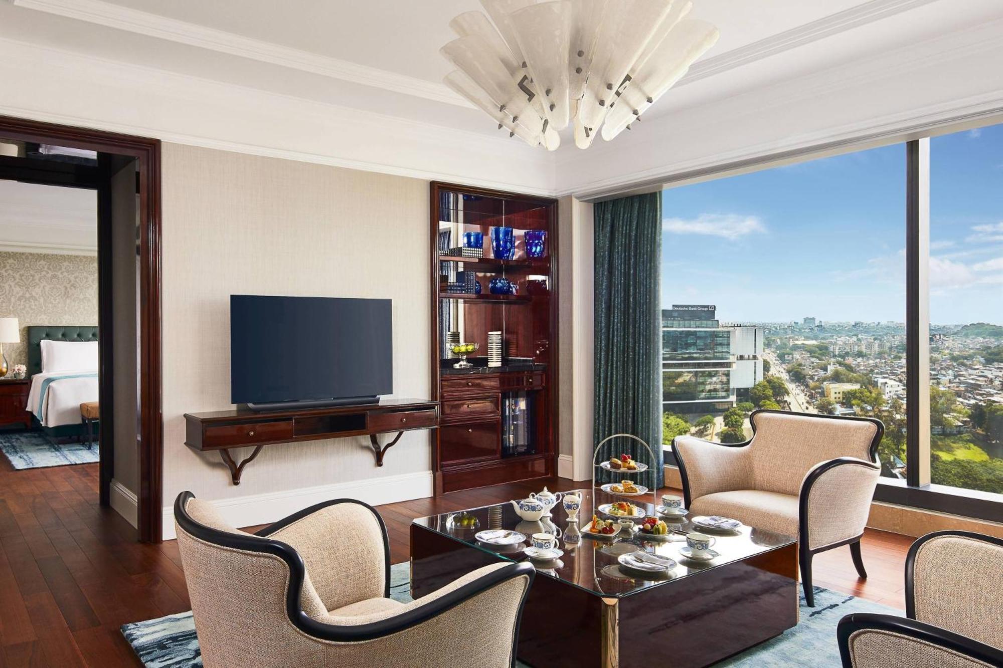 The Ritz-Carlton, Pune Exteriör bild